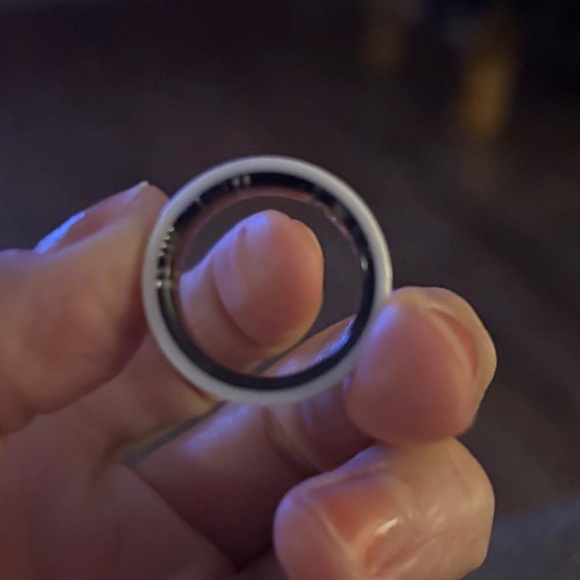 Halo Ceramic Smart Ring in White cloud. - Picture 3 of 3